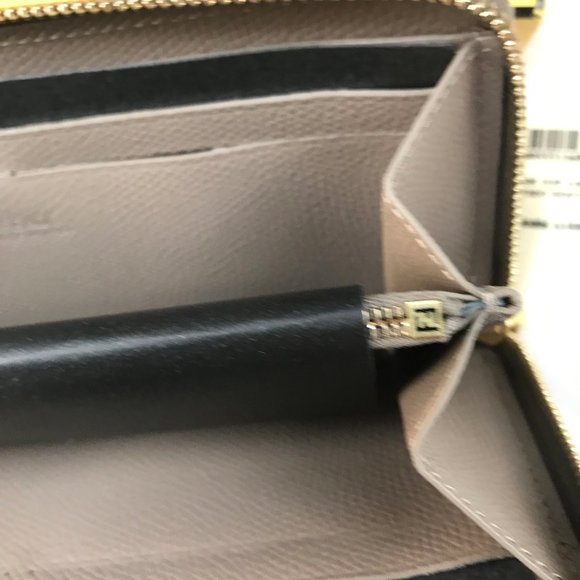 New in Box Fendi ZIP-AROUND Beige leather wallet  $990 - Picture 11 of 14